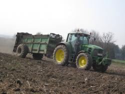 epandage-de-chaux-2010-evrard-037-vert.jpg